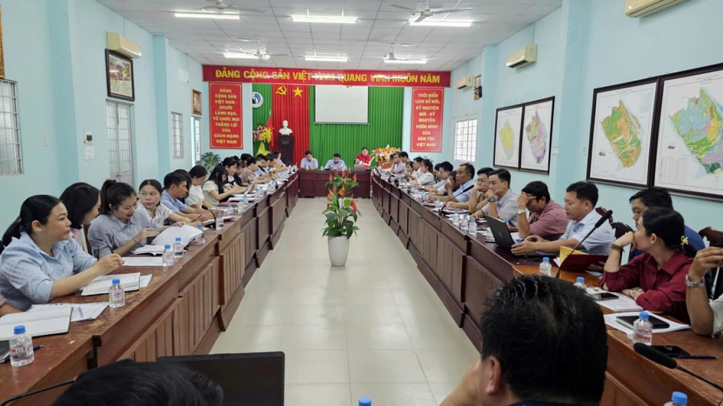 Chi bộ Trung tâm Kỹ thuật và Chuyển đổi số tổ chức họp chi bộ thường kỳ tháng 12 năm 2025