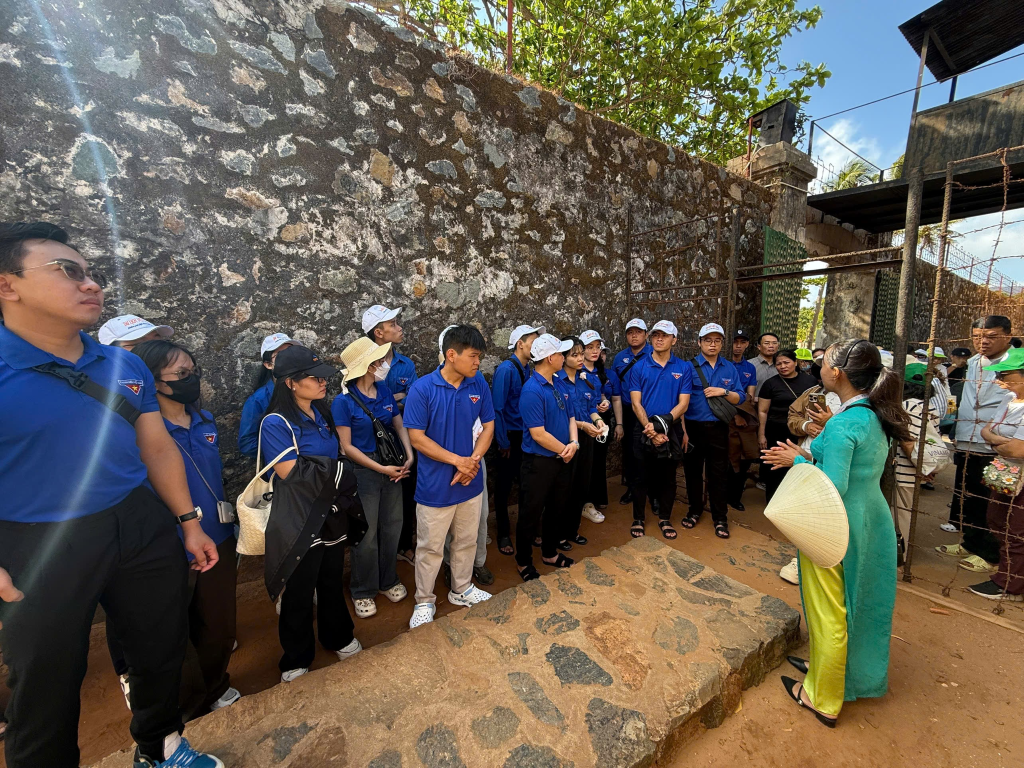 Hình ảnh: Đoàn tham quan Trại Phú Hải và Trại Phú Tường